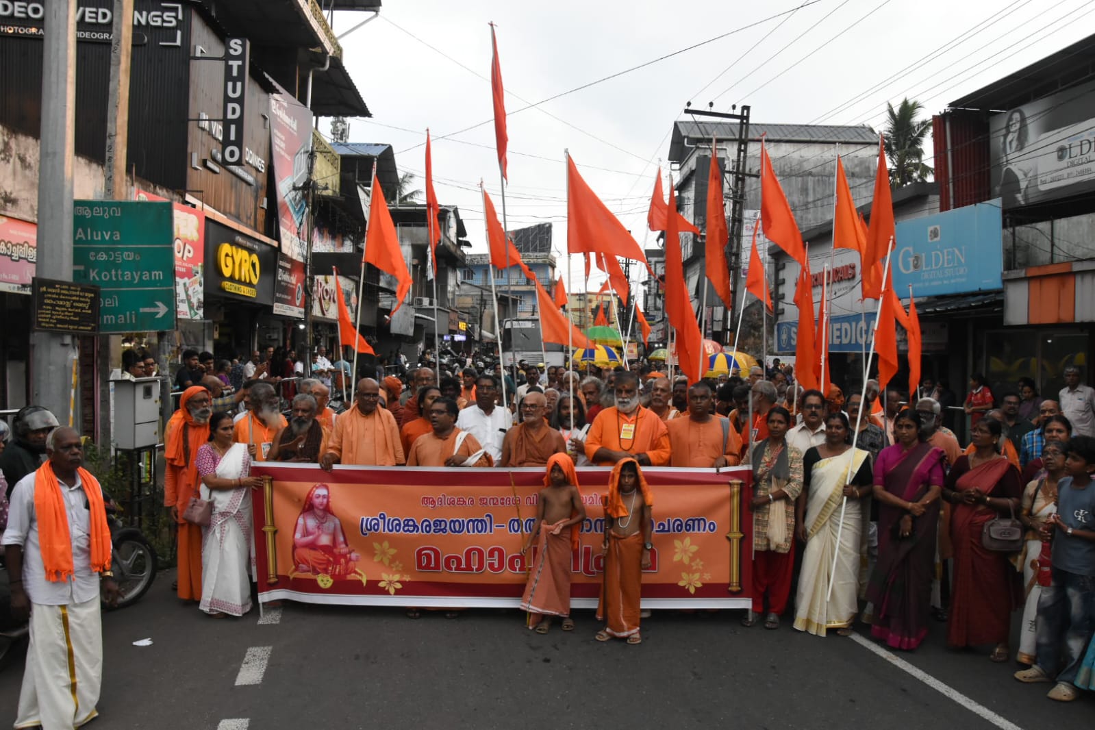 बिछड़े बंधुओं को स्वधर्म में लाएंगे, सभी को गले लगाएंगे – विहिप अध्यक्ष