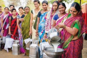 डेयरी योजना से सशक्त हो रहीं ग्रामीण महिलाएं