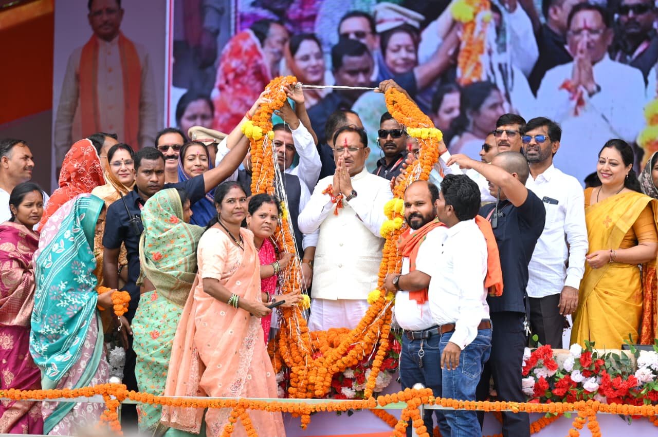 रायपुर : बहनों की आत्मनिर्भरता और चेहरे की मुस्कान ही हमारी सबसे बड़ी खुशी – मुख्यमंत्री श्री विष्णुदेव साय